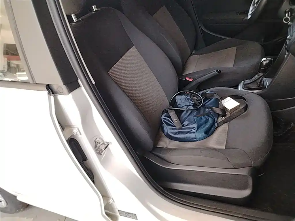 Volkswagen Polo 2016 1.4L Automatic Trend фото 25