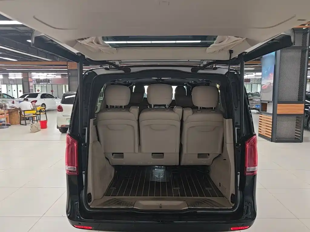 Mercedes-Benz V-Class 2017 2016 V 260 Navigator