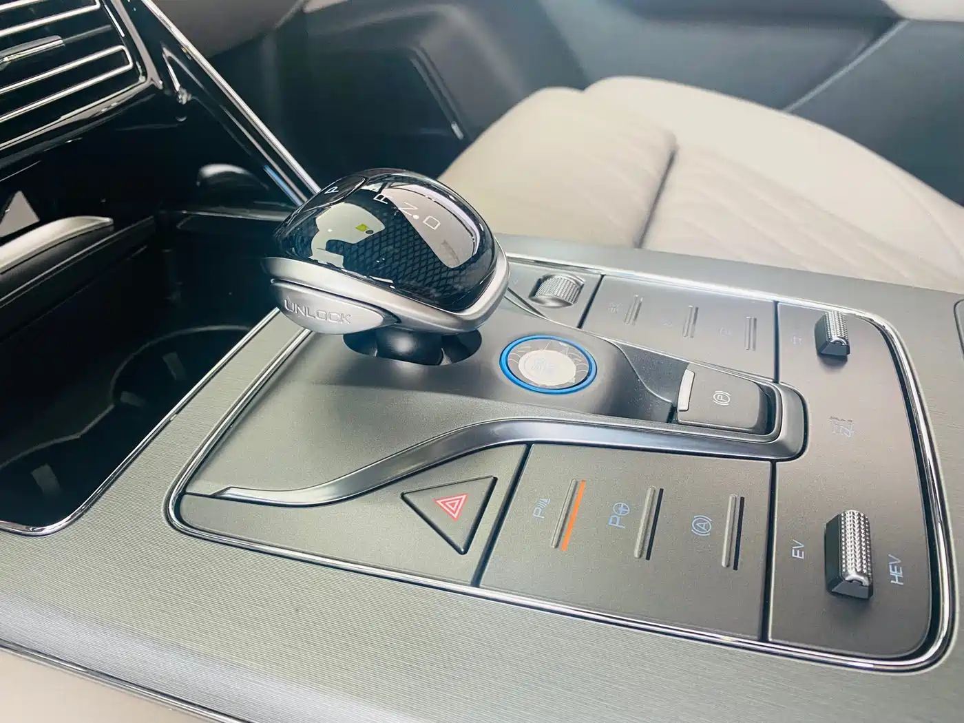 BYD Tang New Energy 2025 Smart Driving Edition DM-i 115KM Flagship фото 8