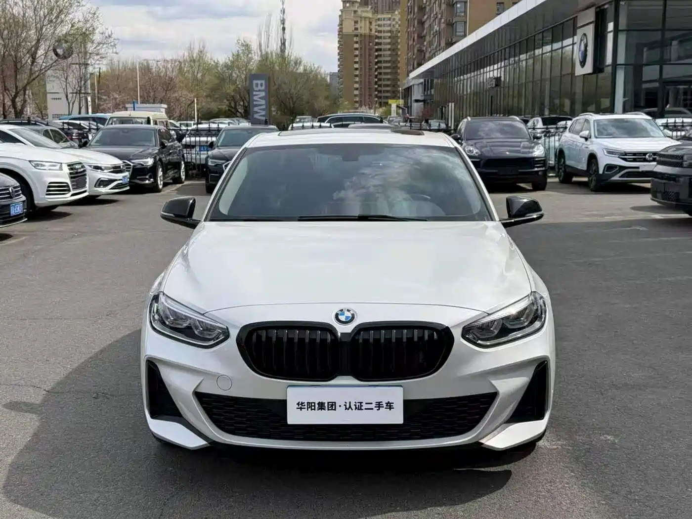 BMW 1 Series 2021 125i M Sport Black Night Edition фото 2