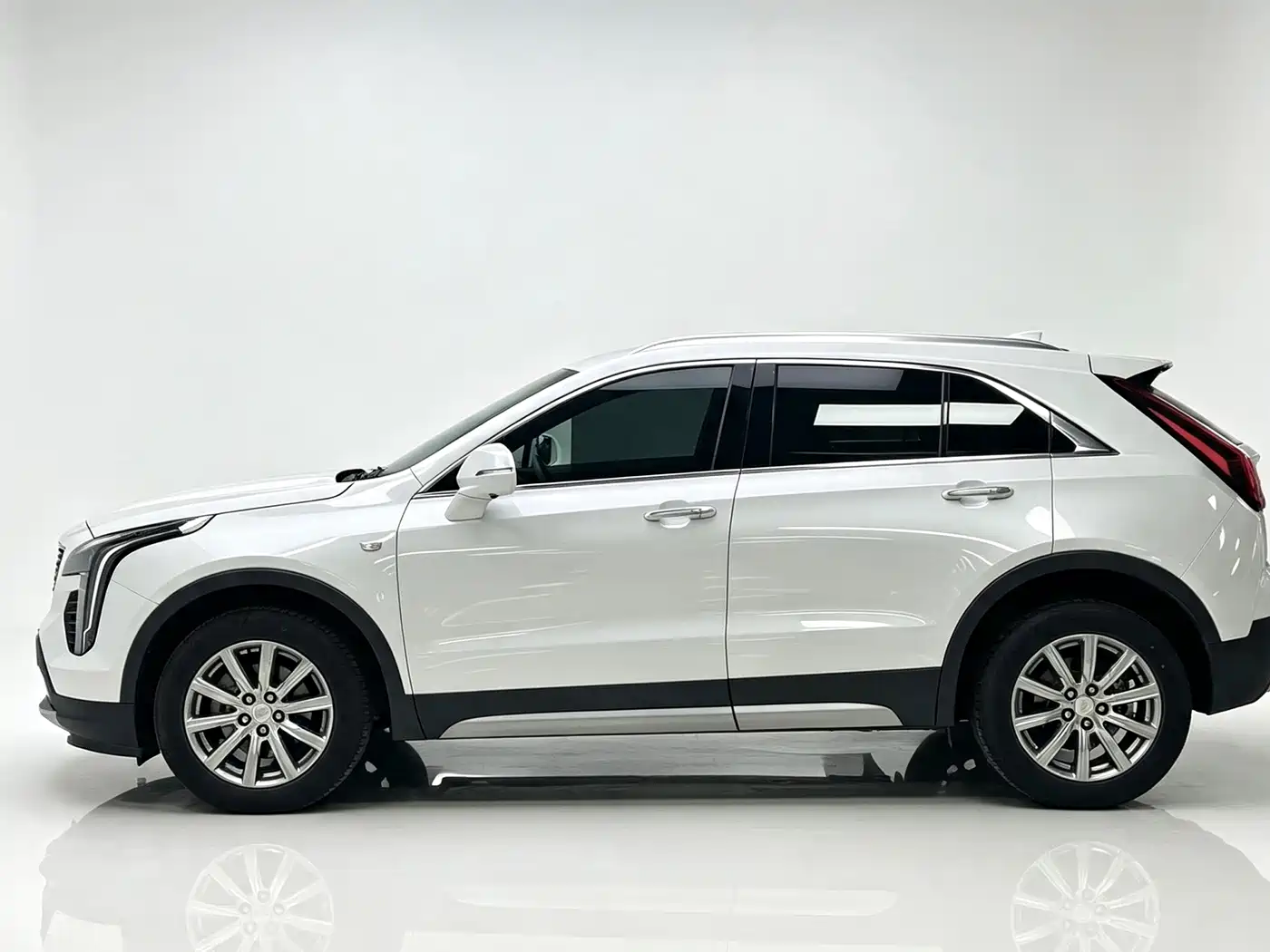 Фото 4 - Cadillac XT4