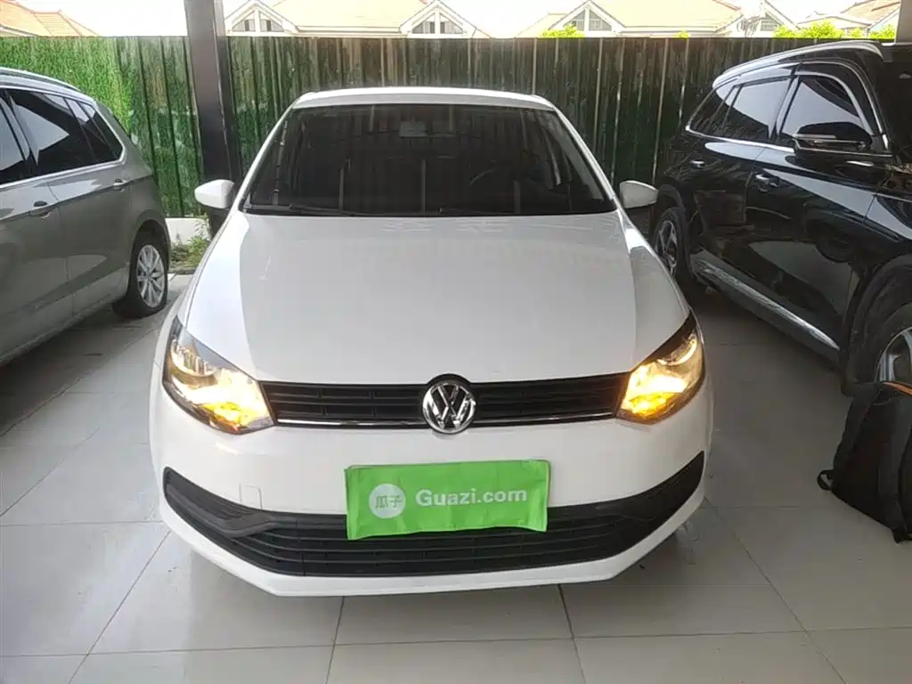 Volkswagen Polo 2016 1.4L Automatic Trend фото 3