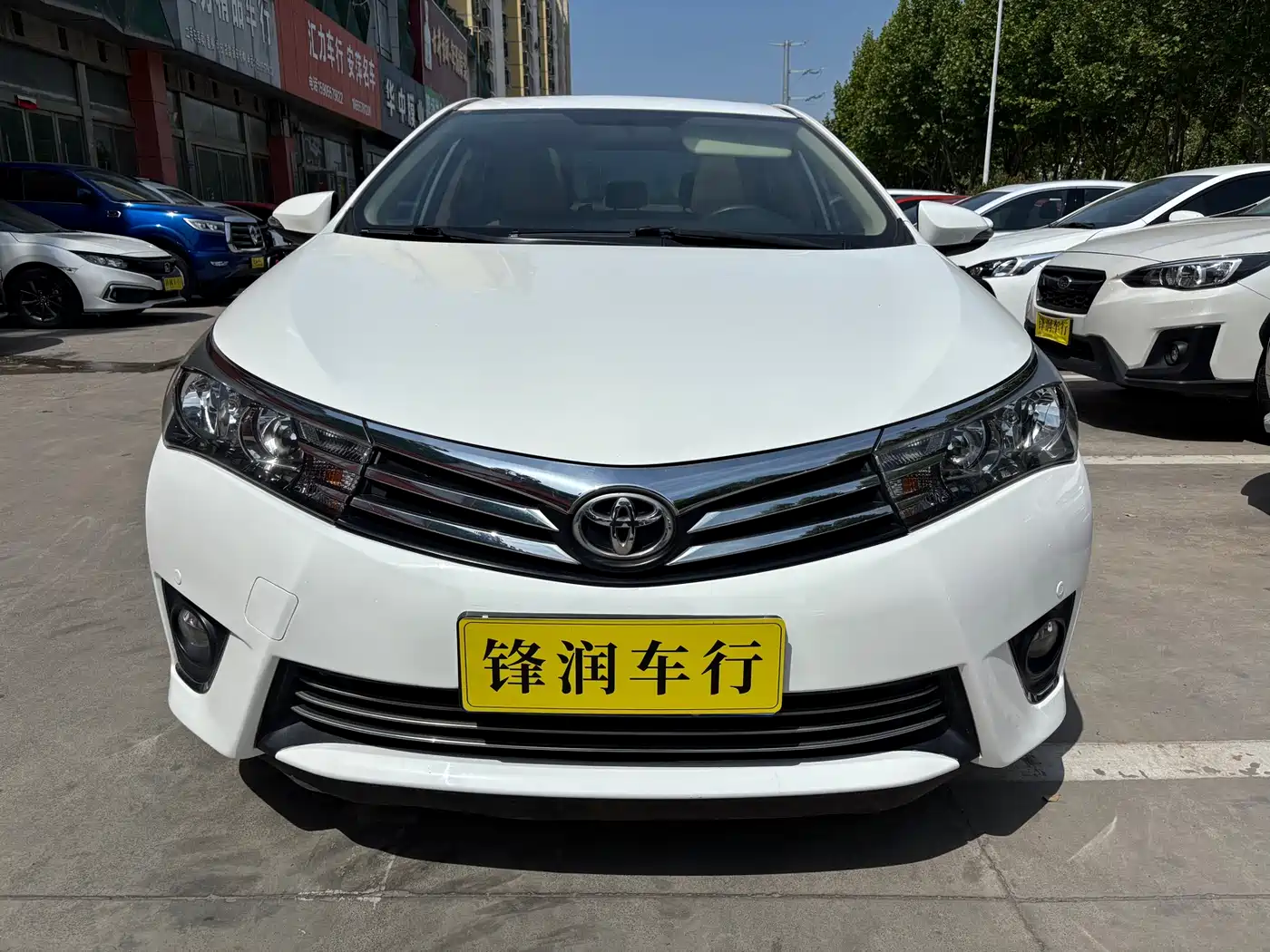 Toyota Corolla 2014 1.6L CVT GL-i фото 2