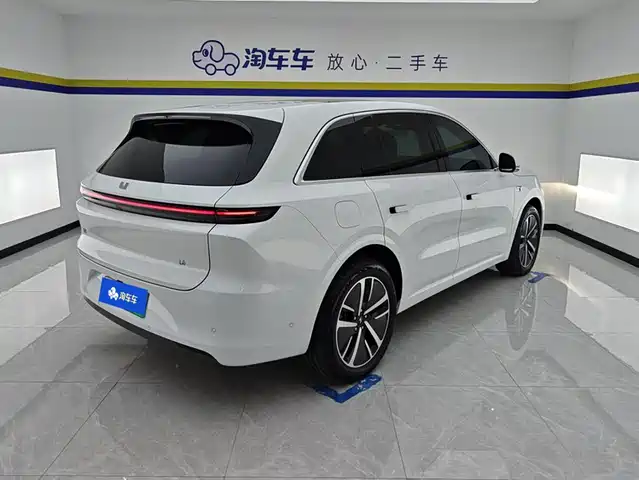Li Auto L6 2025 Pro Smart Renewal Edition — фото 3