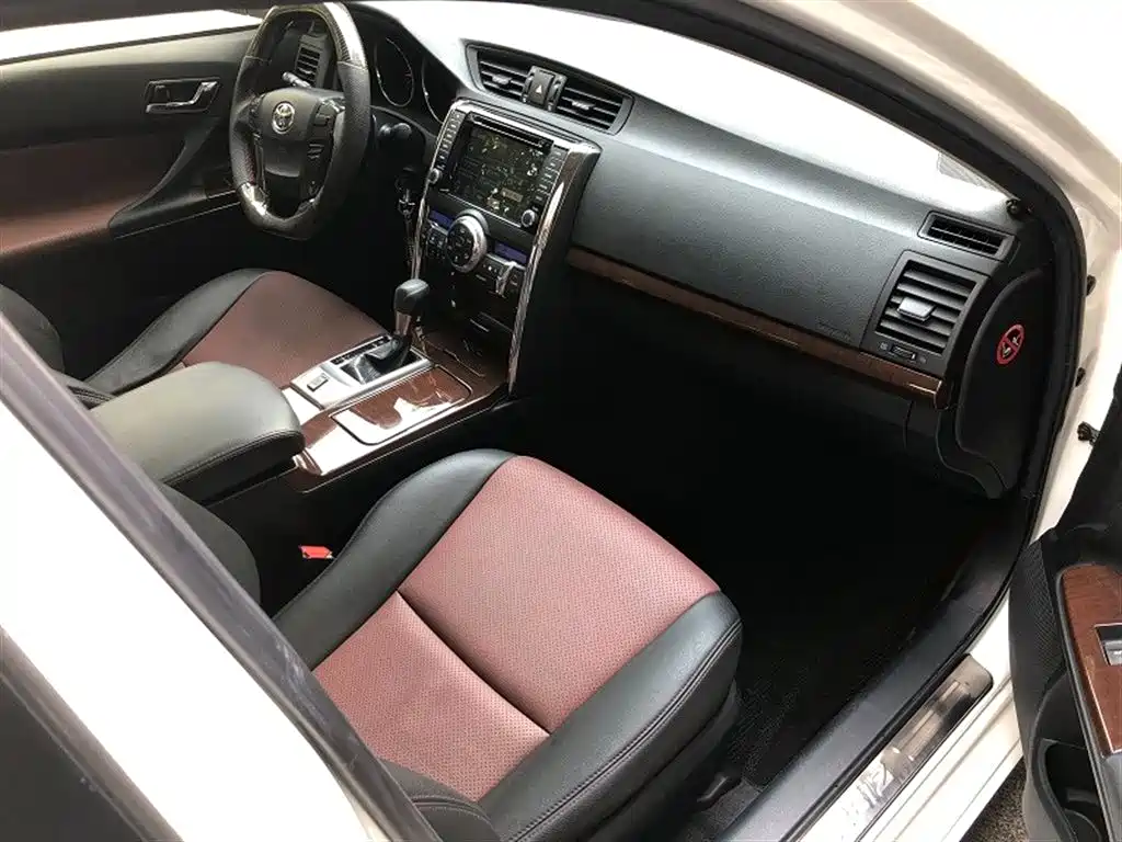 Toyota Reiz 2013 2.5S Elite Edition фото 8