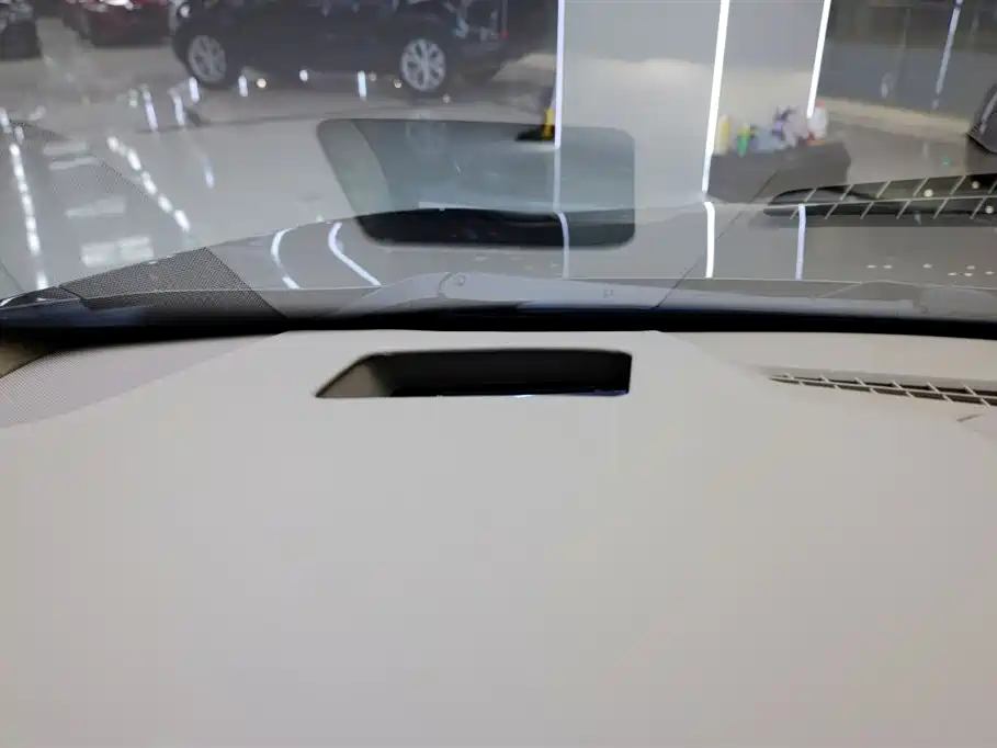 Cadillac XT5 2016 28T AWD Platinum Edition фото 25