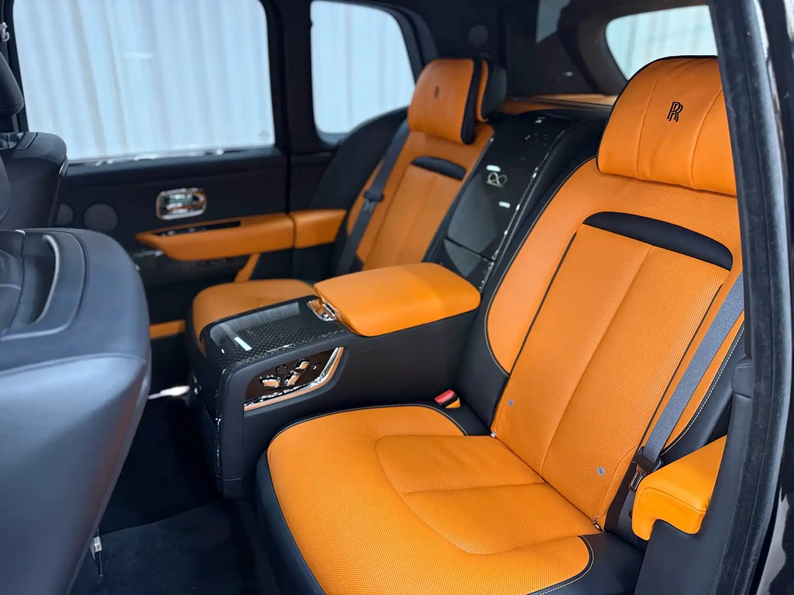 Фото 10 - Rolls-Royce Cullinan