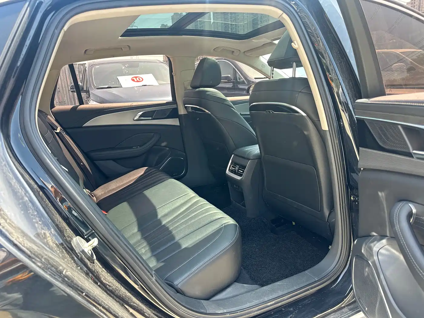 Hongqi H5 2023 1.5T DCT Smart Connect Flag Rhythm фото 12