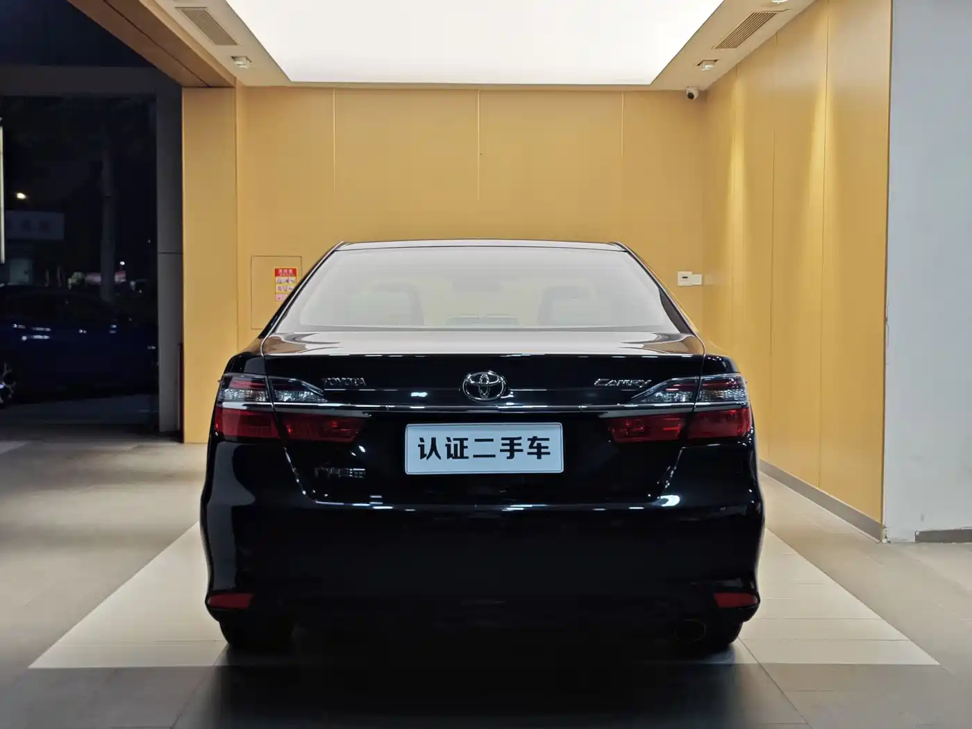 Toyota Camry 2016 2.0E 10th Anniversary Elite Edition фото 29