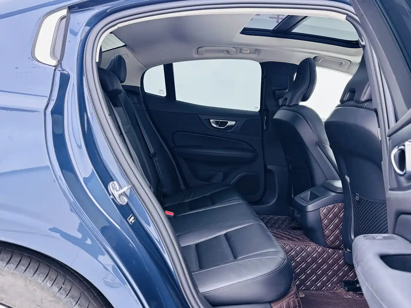 Фото 16 - Volvo S60
