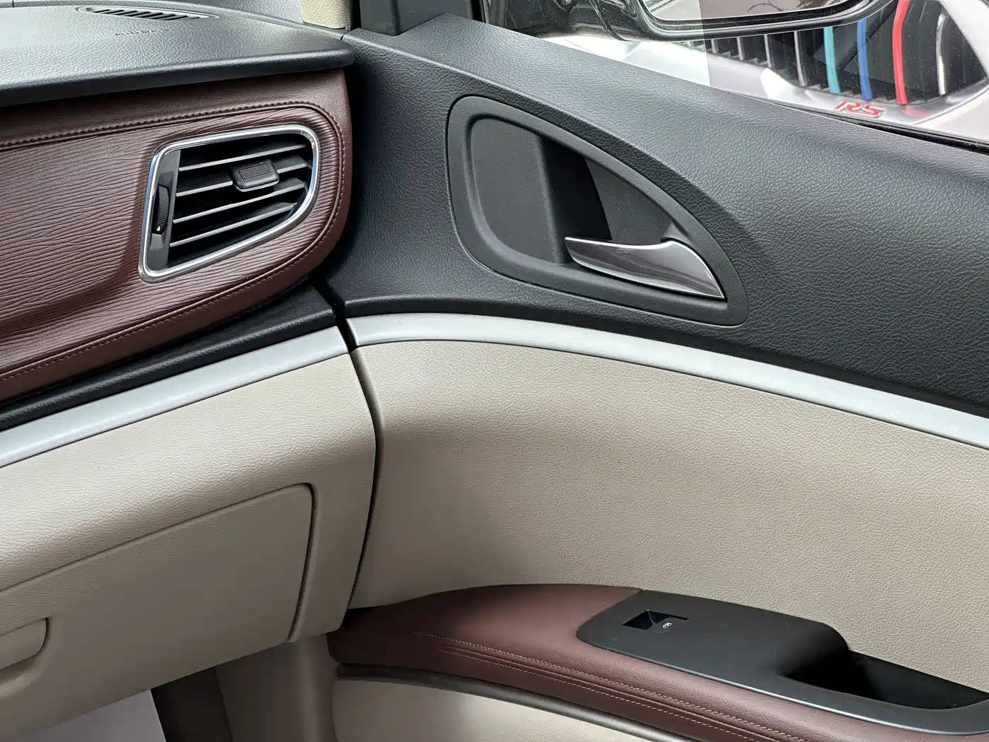 Buick GL8 2018 28T Comfort China VI фото 22