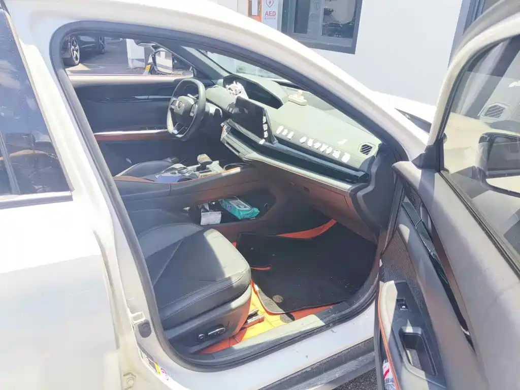 Changan UNI-V iDD 2023 2023 ZhiDian iDD 1.5T 113km Smart Fun Edition