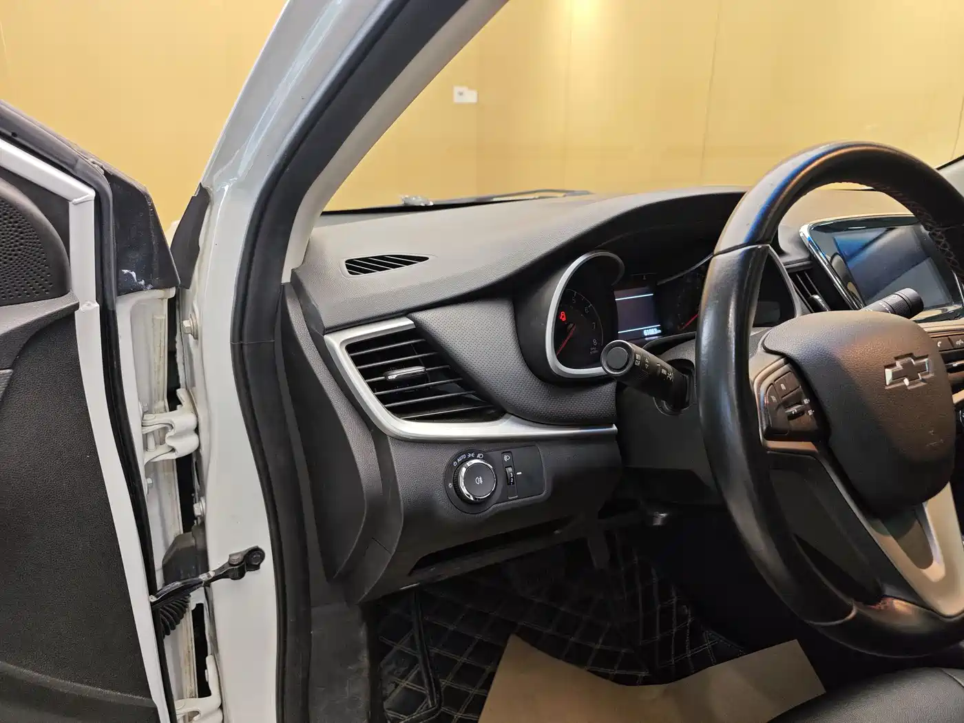 Chevrolet Monza 2020 Mild Hybrid Redline 320T Dual-Clutch Refreshing Edition фото 12