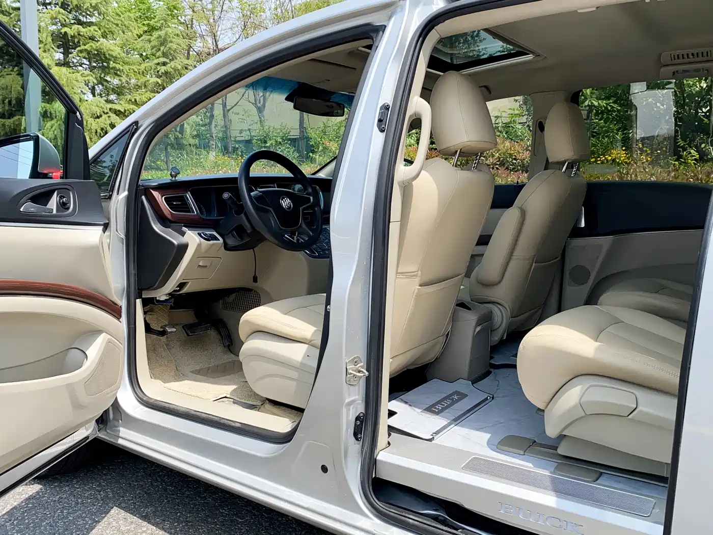 Buick GL8 2015 2.4L Luxury Business Exclusive Edition фото 15