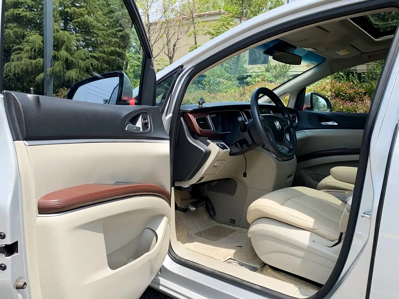 Buick GL8 2015 2.4L Luxury Business Exclusive Edition фото 10