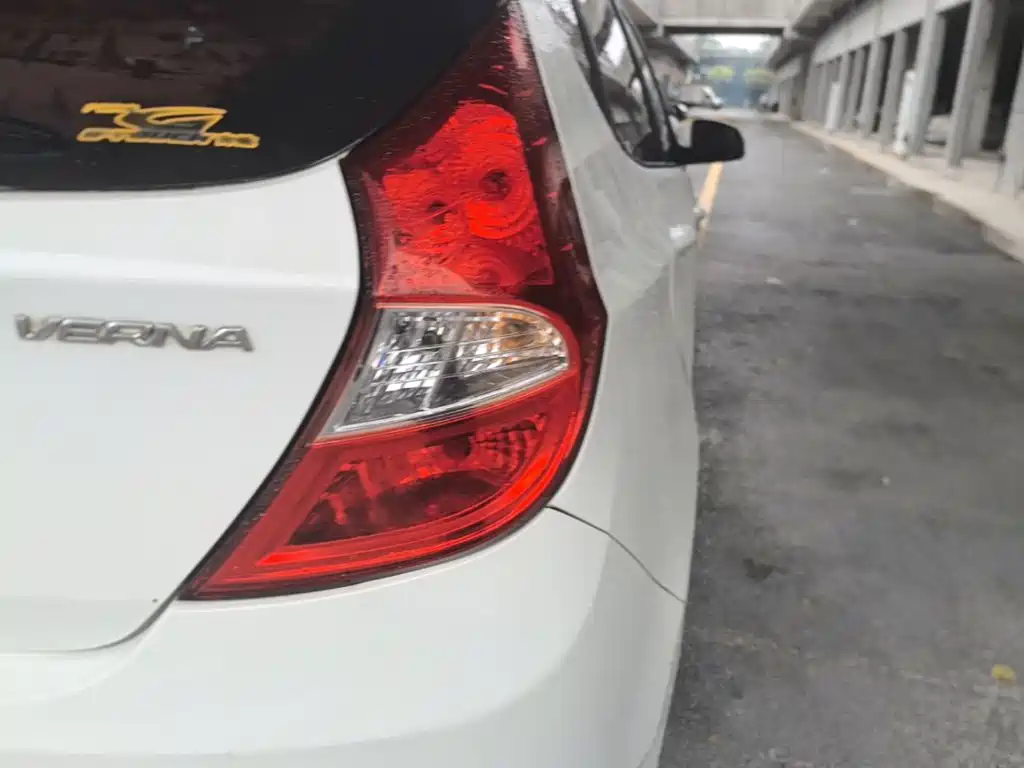 Hyundai Reina 2014 2014 Model 1.4L Automatic GLX