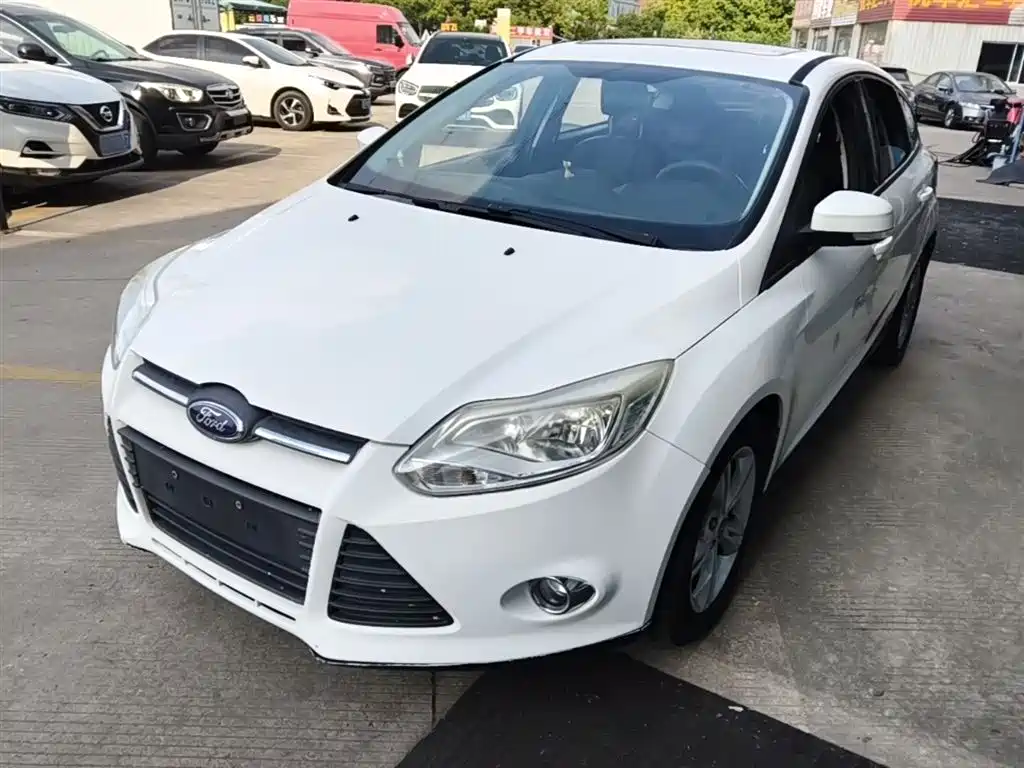 Фото 2 - Ford Focus