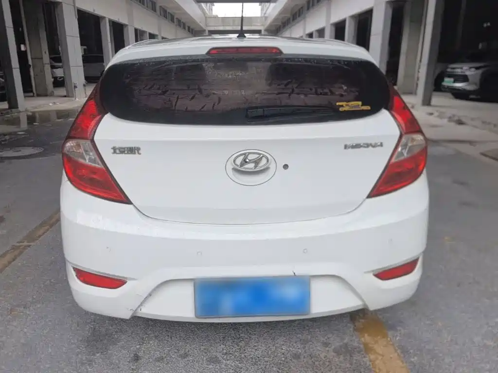 Hyundai Reina 2014 2014 Model 1.4L Automatic GLX