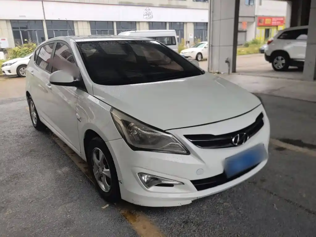 Hyundai Reina 2014 2014 Model 1.4L Automatic GLX