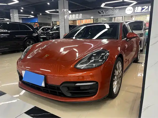 Porsche Panamera 2023