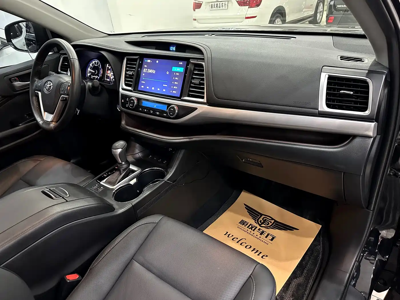Toyota Highlander 2018 2.0T 4WD Premium 7-seater China VI фото 14