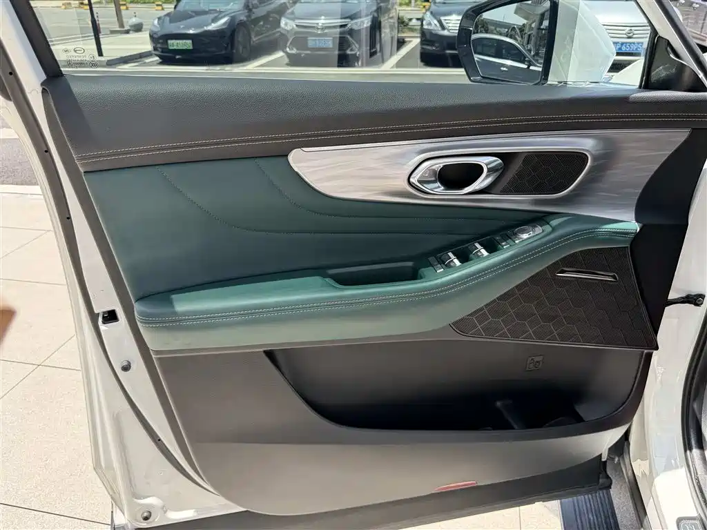 GAC Trumpchi Trumpchi GS8 2022 Pilot Series 2.0TGDI 2WD Luxury Smart Connect Edition (7-Seater) фото 14