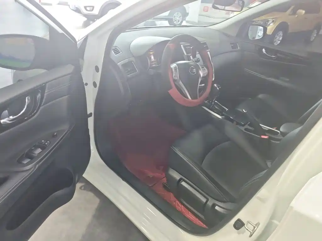 Photo 16 - Nissan Tiida