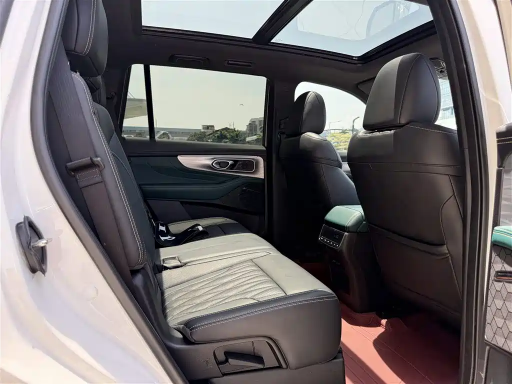 GAC Trumpchi Trumpchi GS8 2022 Pilot Series 2.0TGDI 2WD Luxury Smart Connect Edition (7-Seater) фото 27