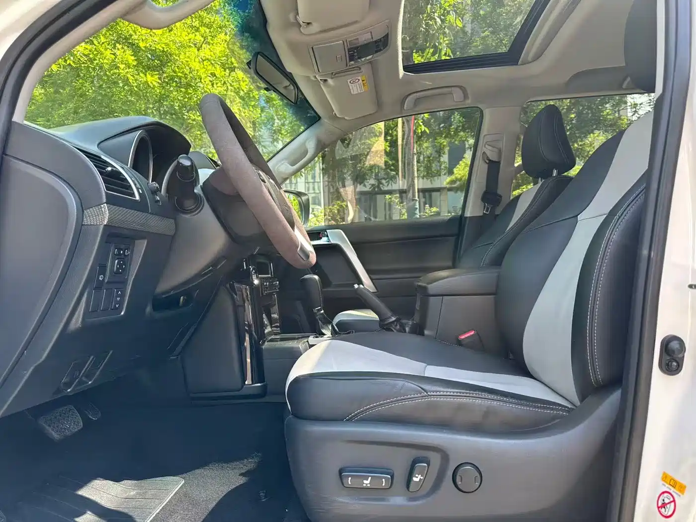 Toyota Prado 2014 4.0L Automatic TX-L фото 10