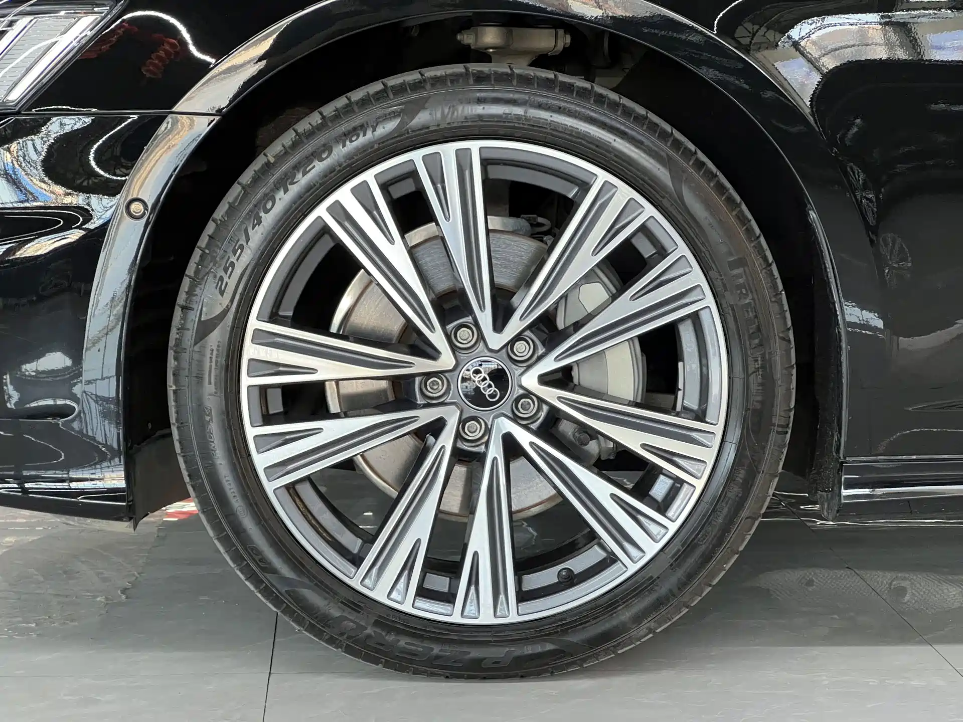 Фото 10 - Audi A6L
