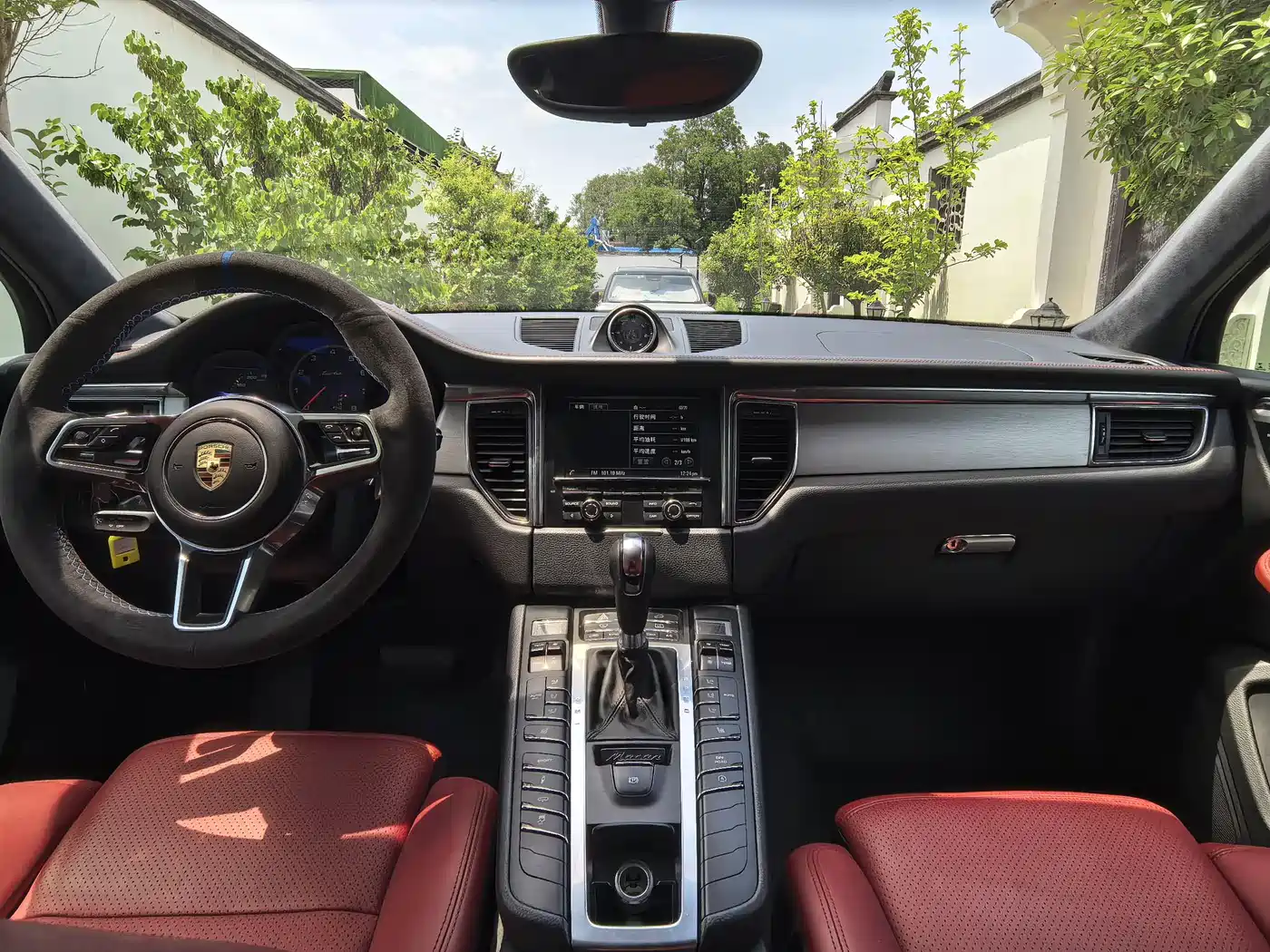 Porsche Macan 2016 Macan Turbo 3.6T фото 6