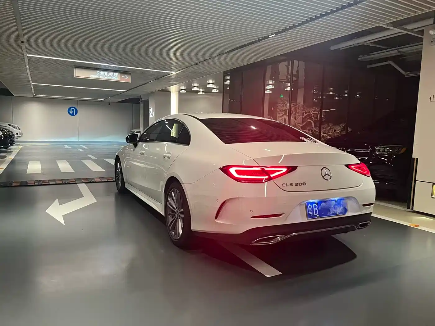 MERCEDES-BENZ CLS