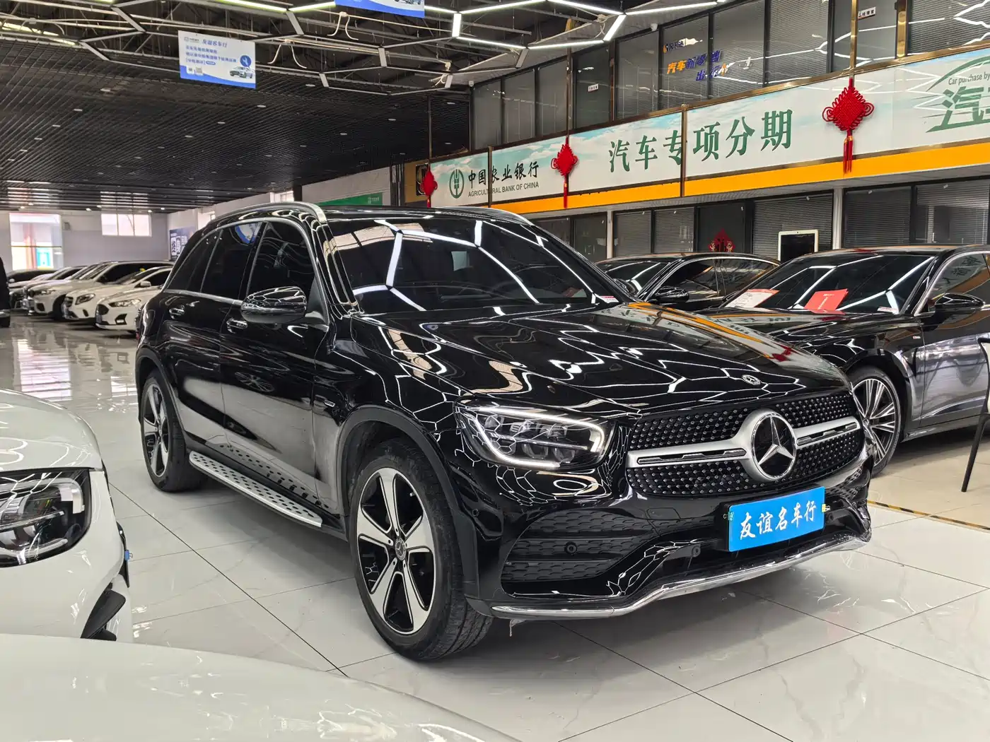 MERCEDES-BENZ GLC