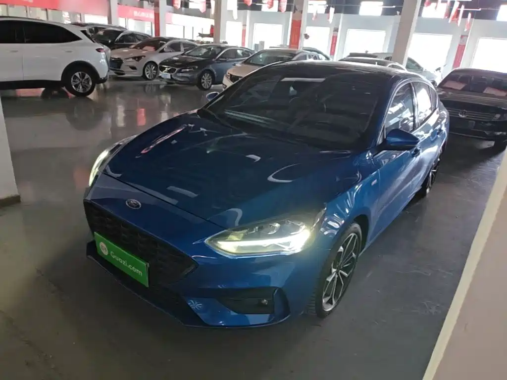 Ford Focus 2022 2021 Sedan EcoBoost 180 Auto ST Line