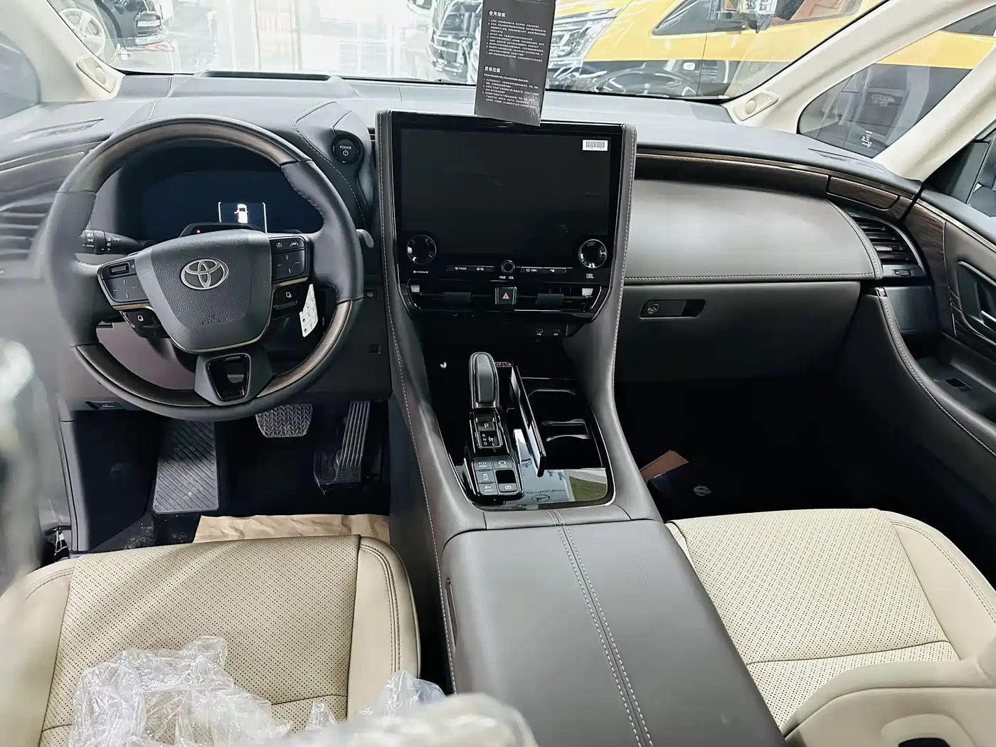 Toyota Alphard 2025 Hybrid 2.5L Prestige Gold Edition фото 5