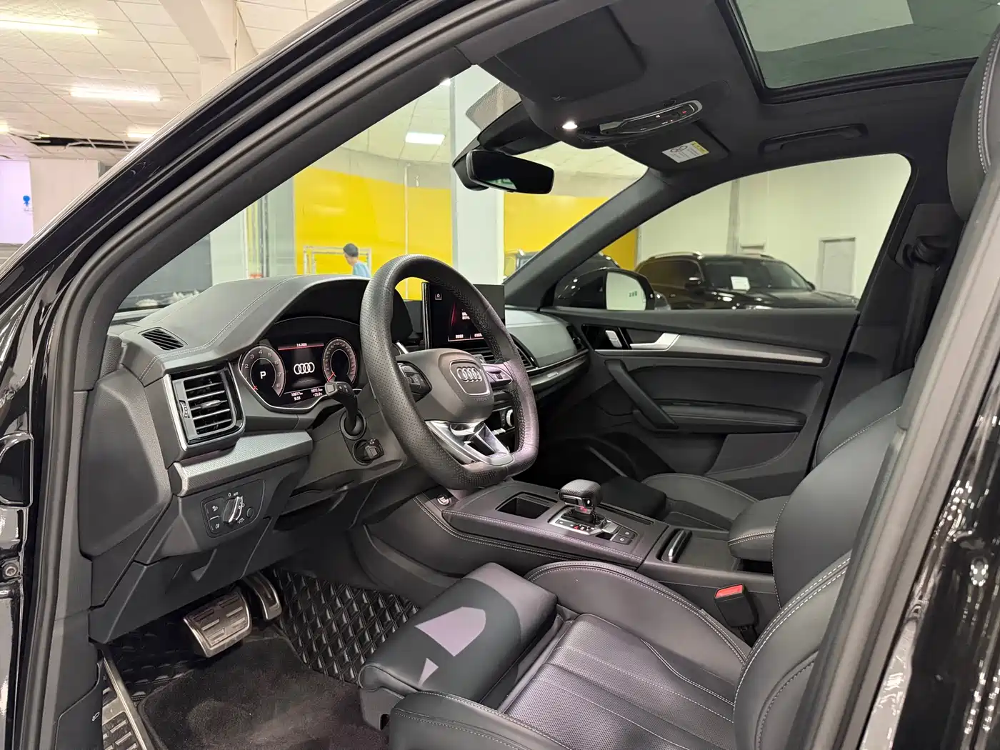 Audi Q5L 2024 Model 40 TFSI Luxury Dynamic фото 4