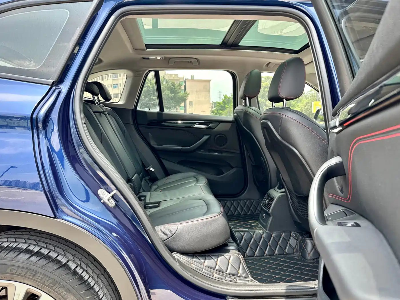 BMW X1 2018 sDrive18Li Premium Model фото 18