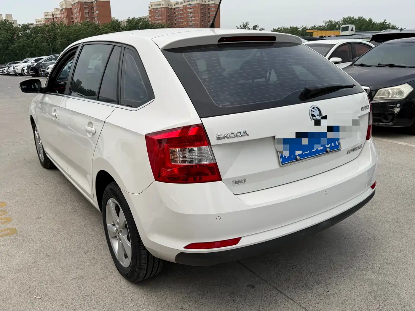 Škoda Skoda Rapid Spaceback 2018 1.6L Automatic Comfort фото 5