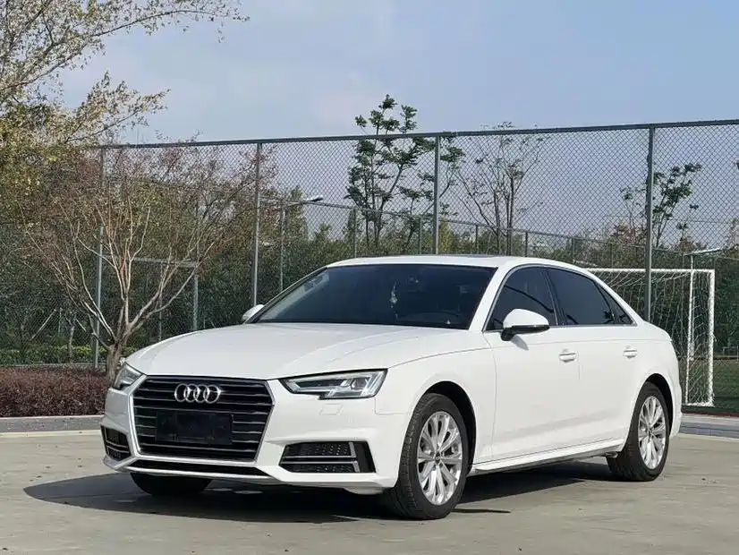 Фото 1 - Audi A4L
