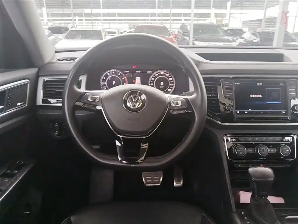 Volkswagen Teramont 2017 530 V6 4WD Flagship Edition фото 11