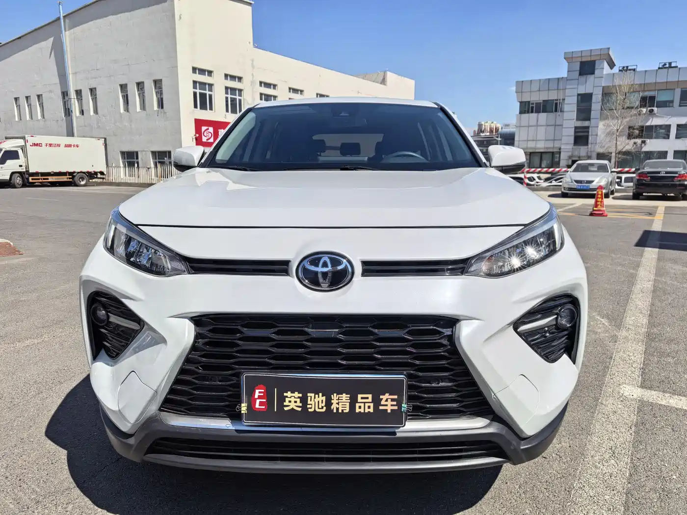 Toyota Wildlander 2023 2.0L CVT FWD Urban фото 2