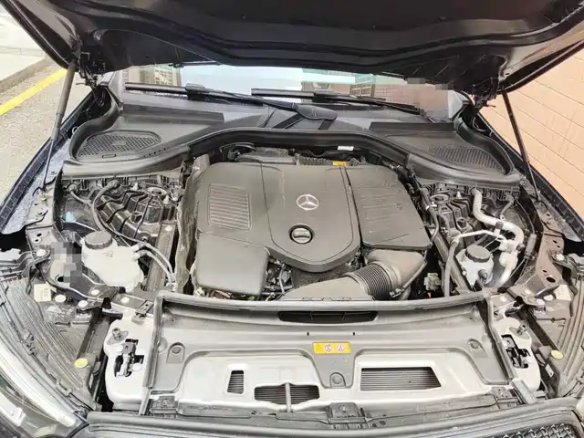Mercedes-Benz GLC Coupe 2025 Facelift GLC 260 4MATIC Coupe SUV — фото 3