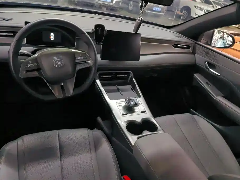 BYD Qin PLUS 2025 DM-i Smart Drive 55KM Leader фото 12