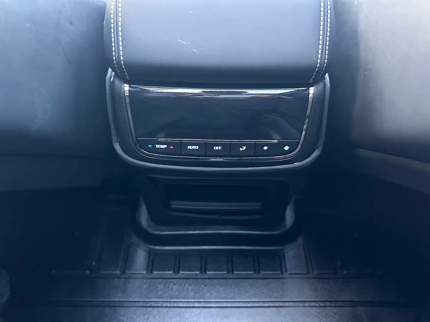 GAC Trumpchi Trumpchi GS8 2022 Dual Engine Series 2.0TM 2WD Premium Edition (6-Seater) фото 14