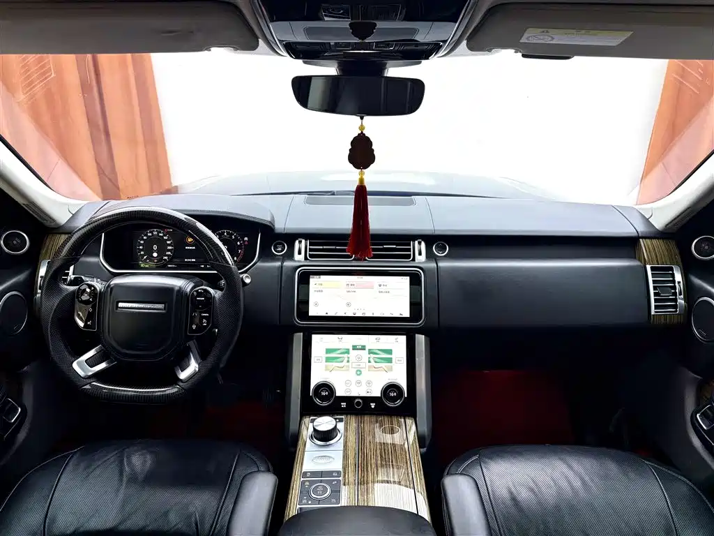Land Rover Range Rover 2018 3.0 SC V6 Vogue SE Genesis Extended Edition фото 9