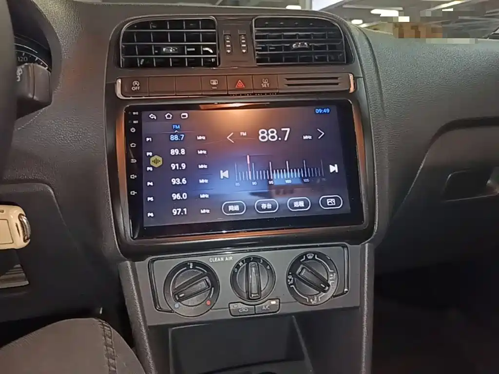 Volkswagen Polo 2018 1.5L Auto Safe Drive фото 13