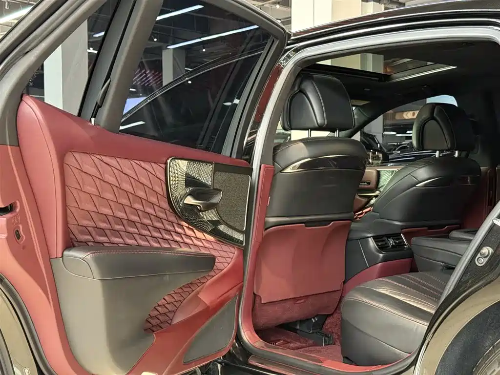 Lexus LS 2021 500h Executive Edition фото 16