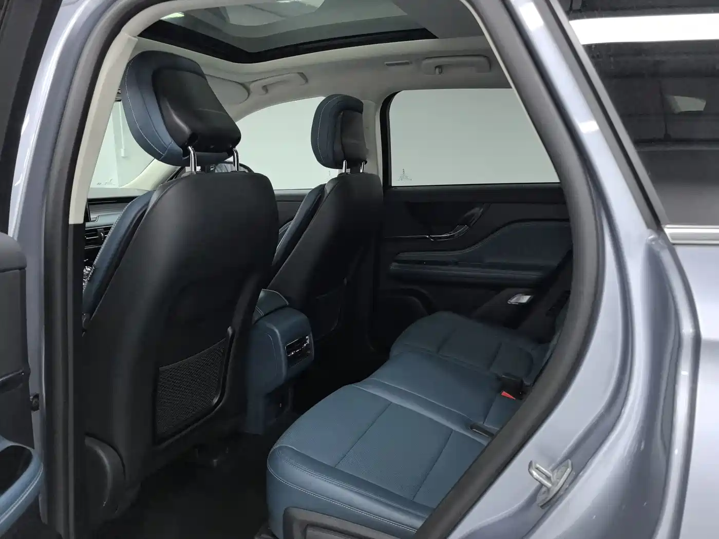 LINCOLN ADVENTURER
