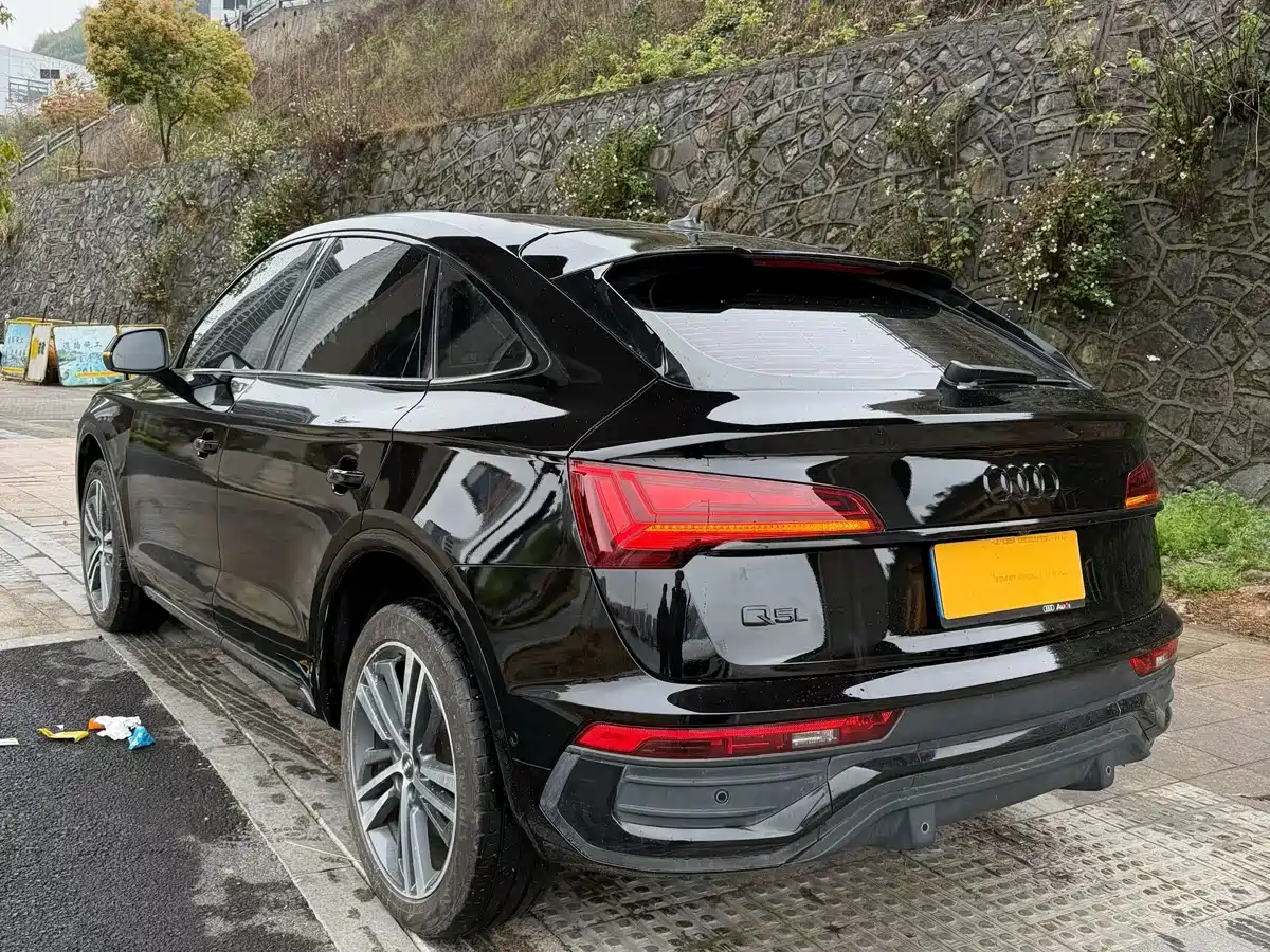 AUDI Q5L SPORTBACK