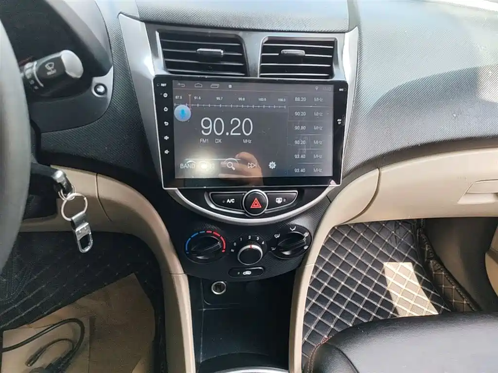 Hyundai Verna 2016 1.4L Manual Smart GLS фото 13